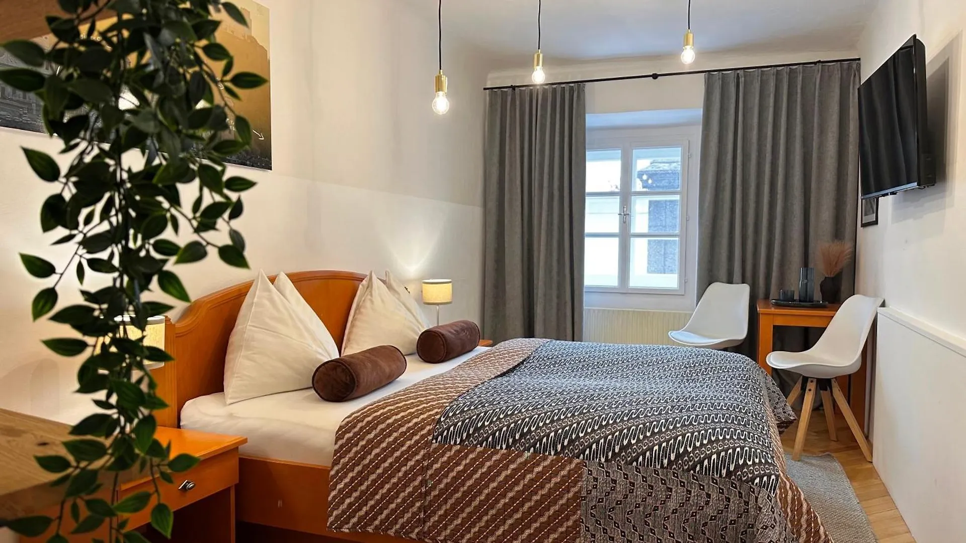 ***  Hotel Krone 1512 Salzburg Avusturya