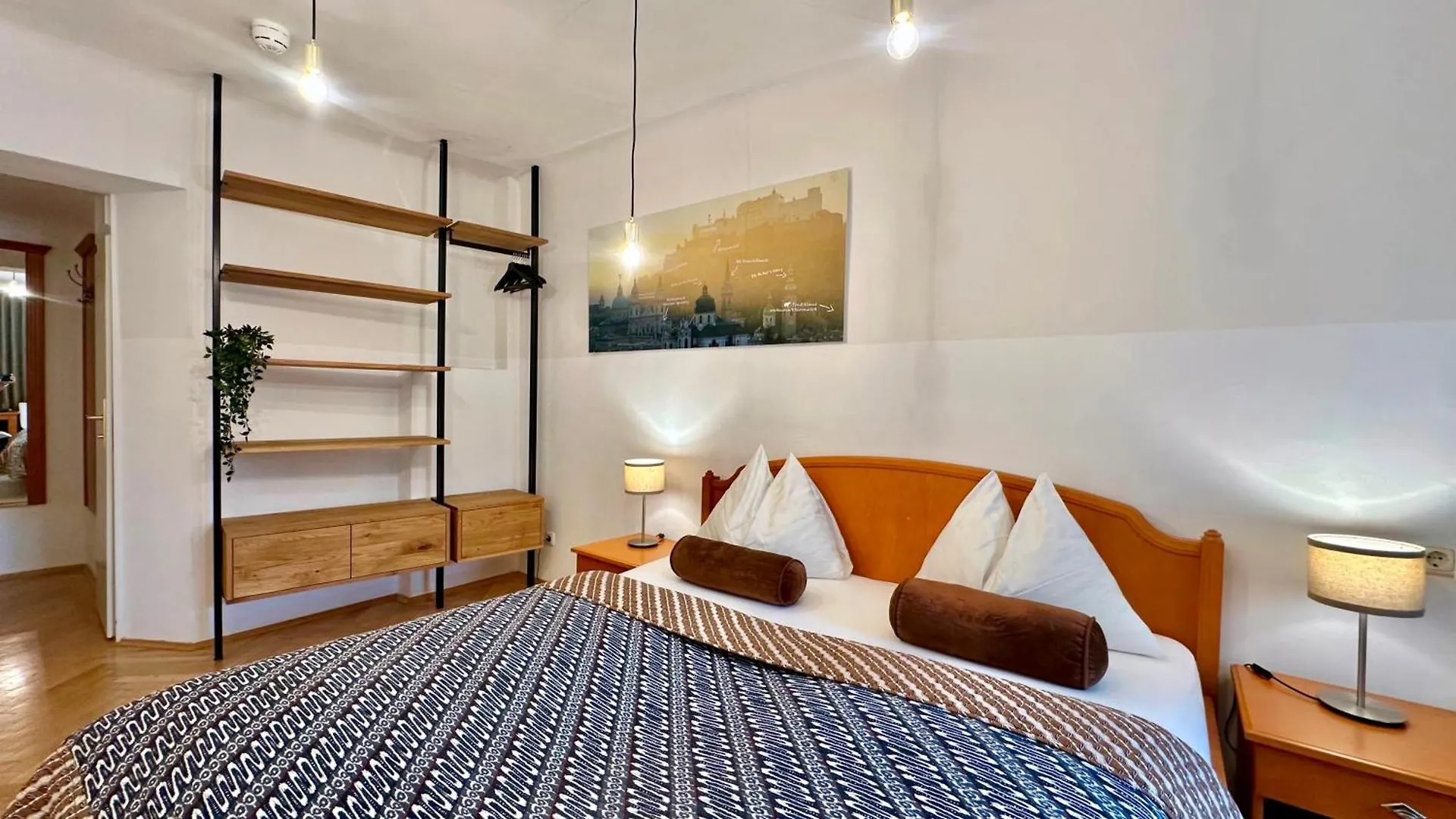 ***  Hotel Krone 1512 Salzburg Avusturya